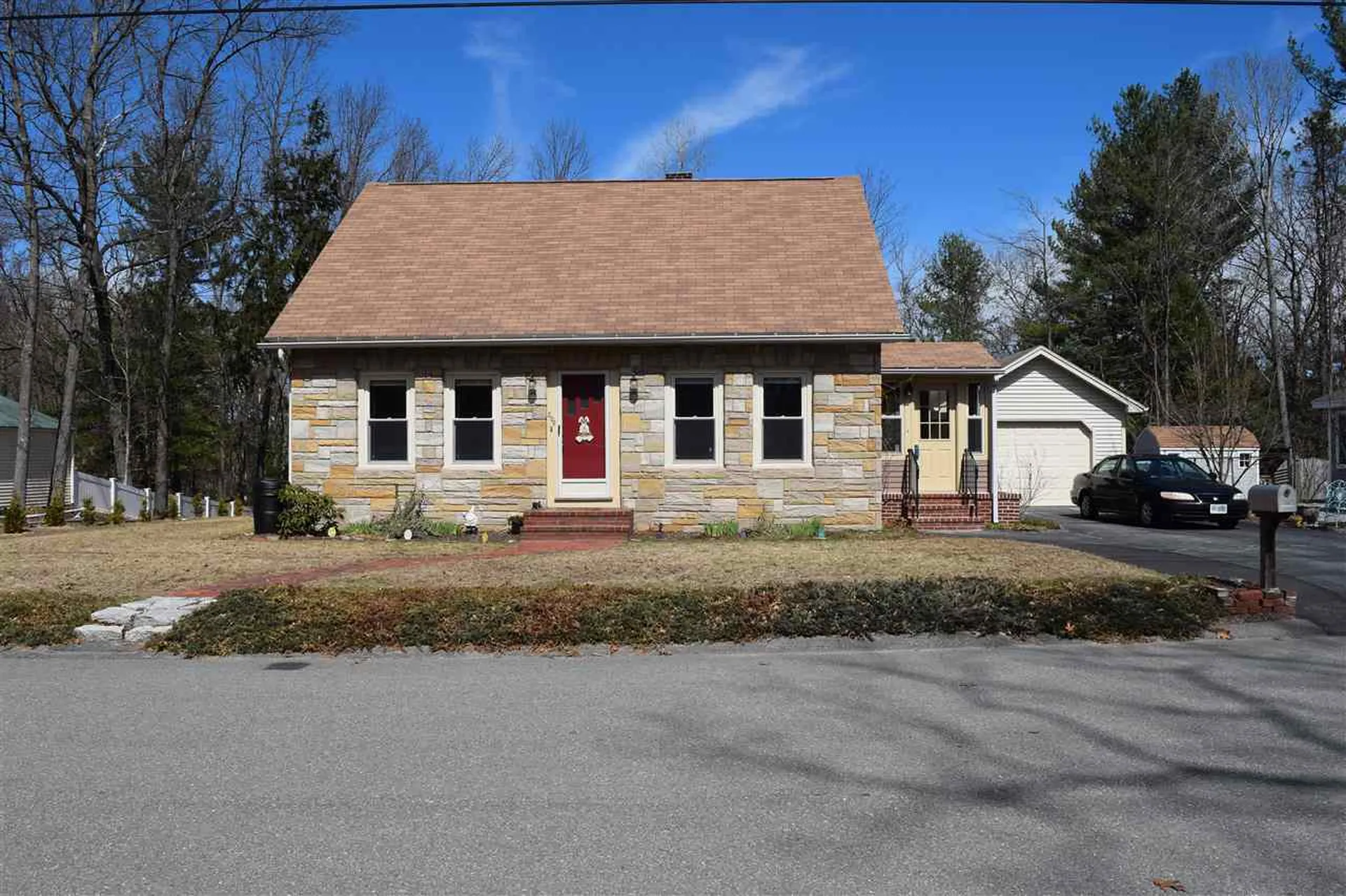 206 Glenwood Avenue Manchester NH 03102