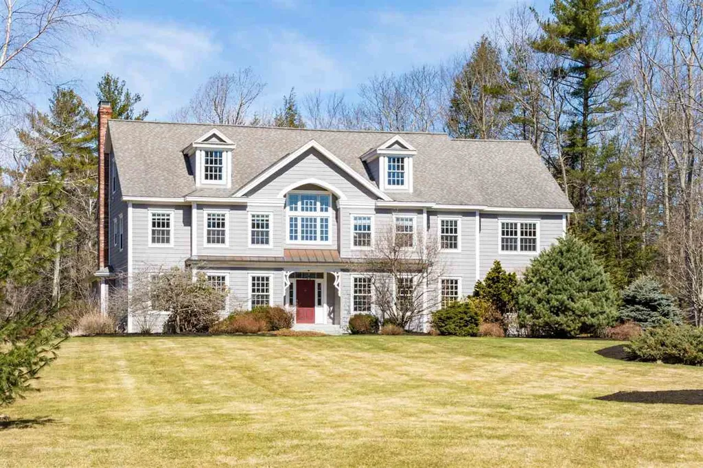 10 Squier Drive North Hampton NH 03862
