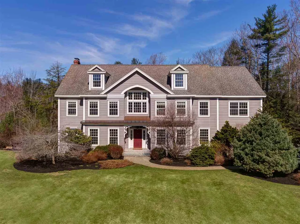 10 Squier Drive North Hampton NH 03862