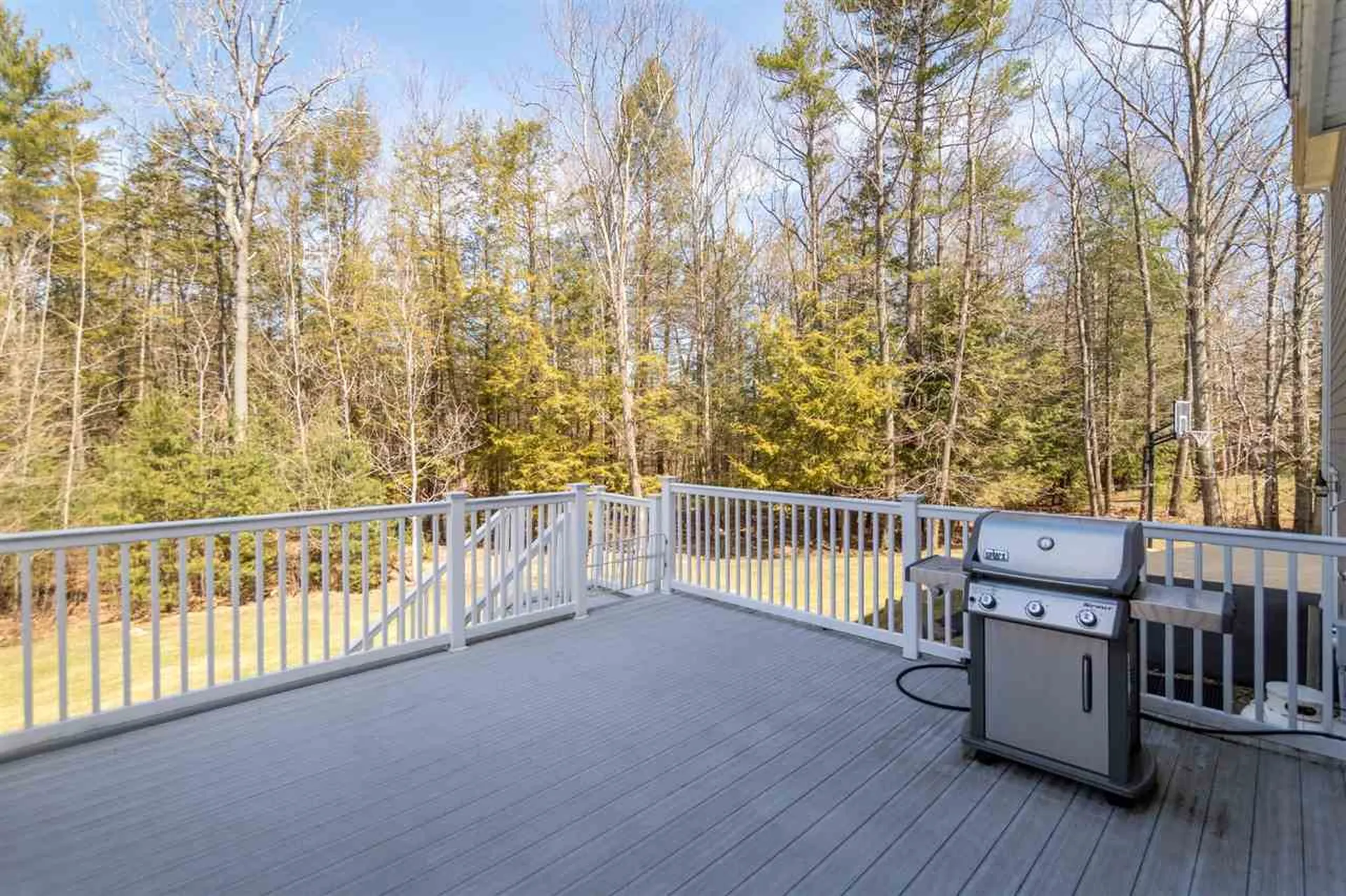 10 Squier Drive North Hampton NH 03862