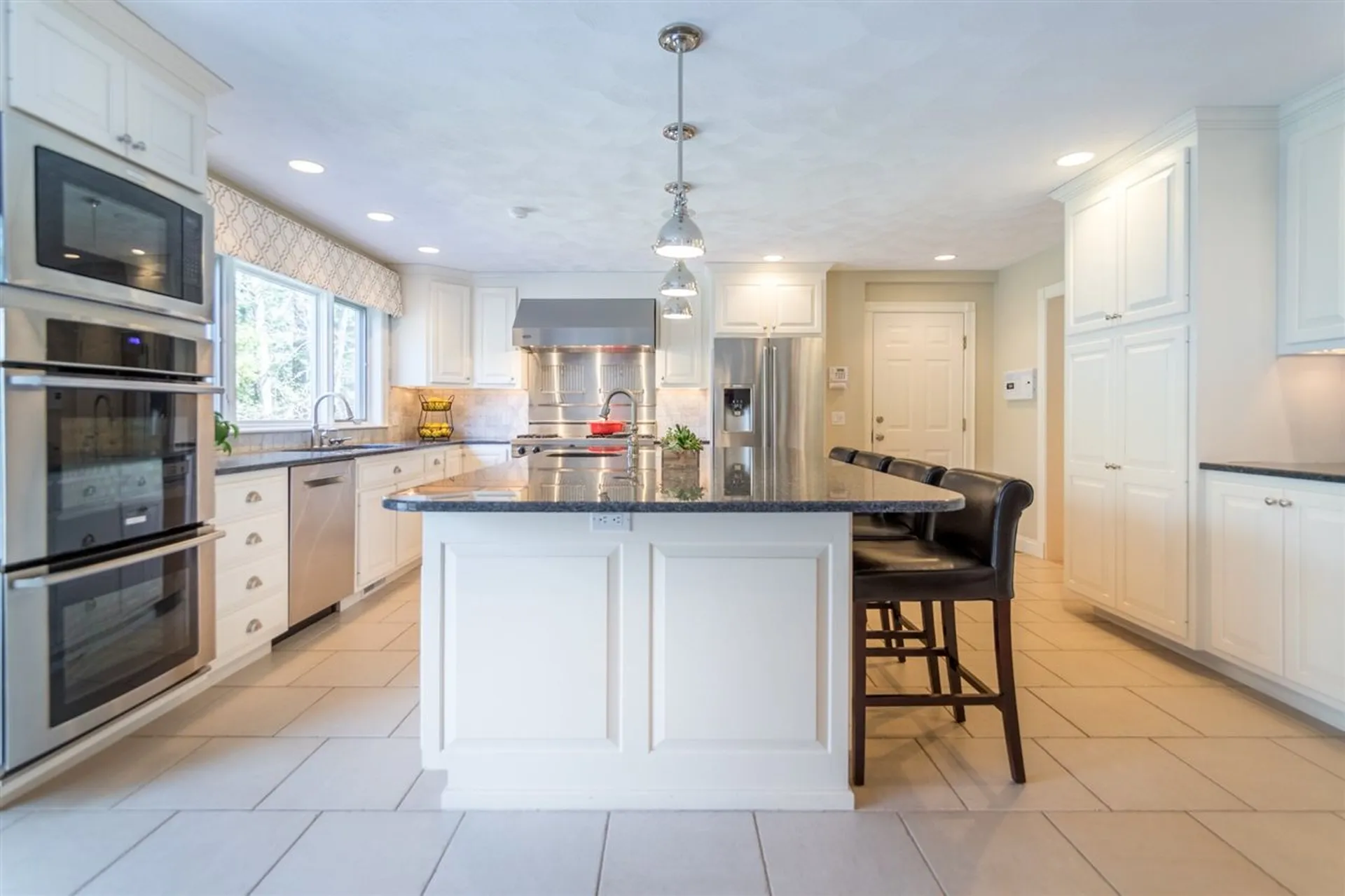 10 Squier Drive North Hampton NH 03862