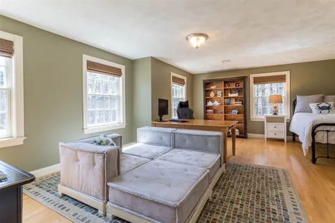 10 Squier Drive North Hampton NH 03862