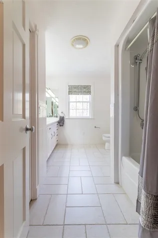 10 Squier Drive North Hampton NH 03862