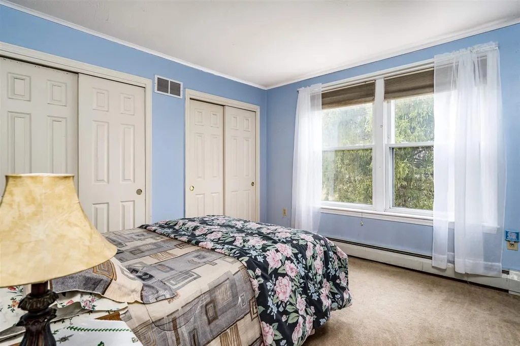 38 Hunters Village Way Manchester NH 03103