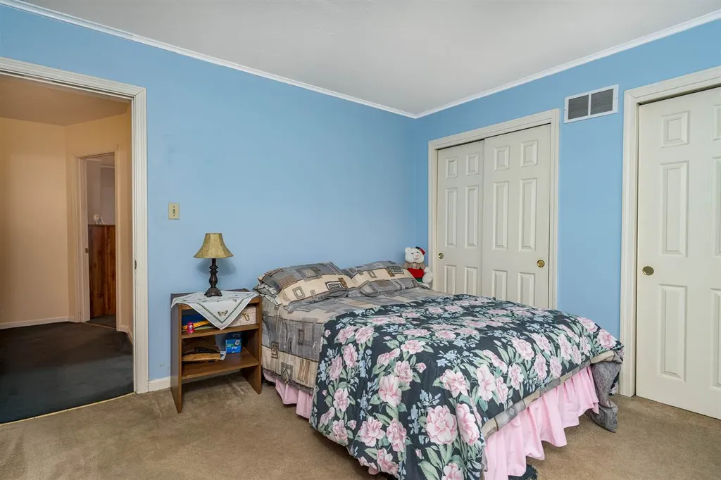 38 Hunters Village Way Manchester NH 03103