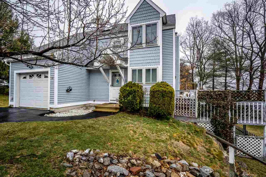 38 Hunters Village Way Manchester NH 03103