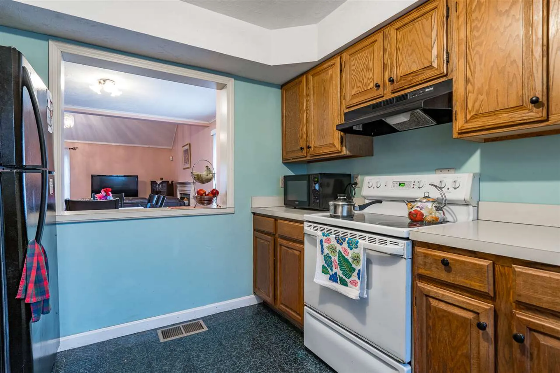 38 Hunters Village Way Manchester NH 03103