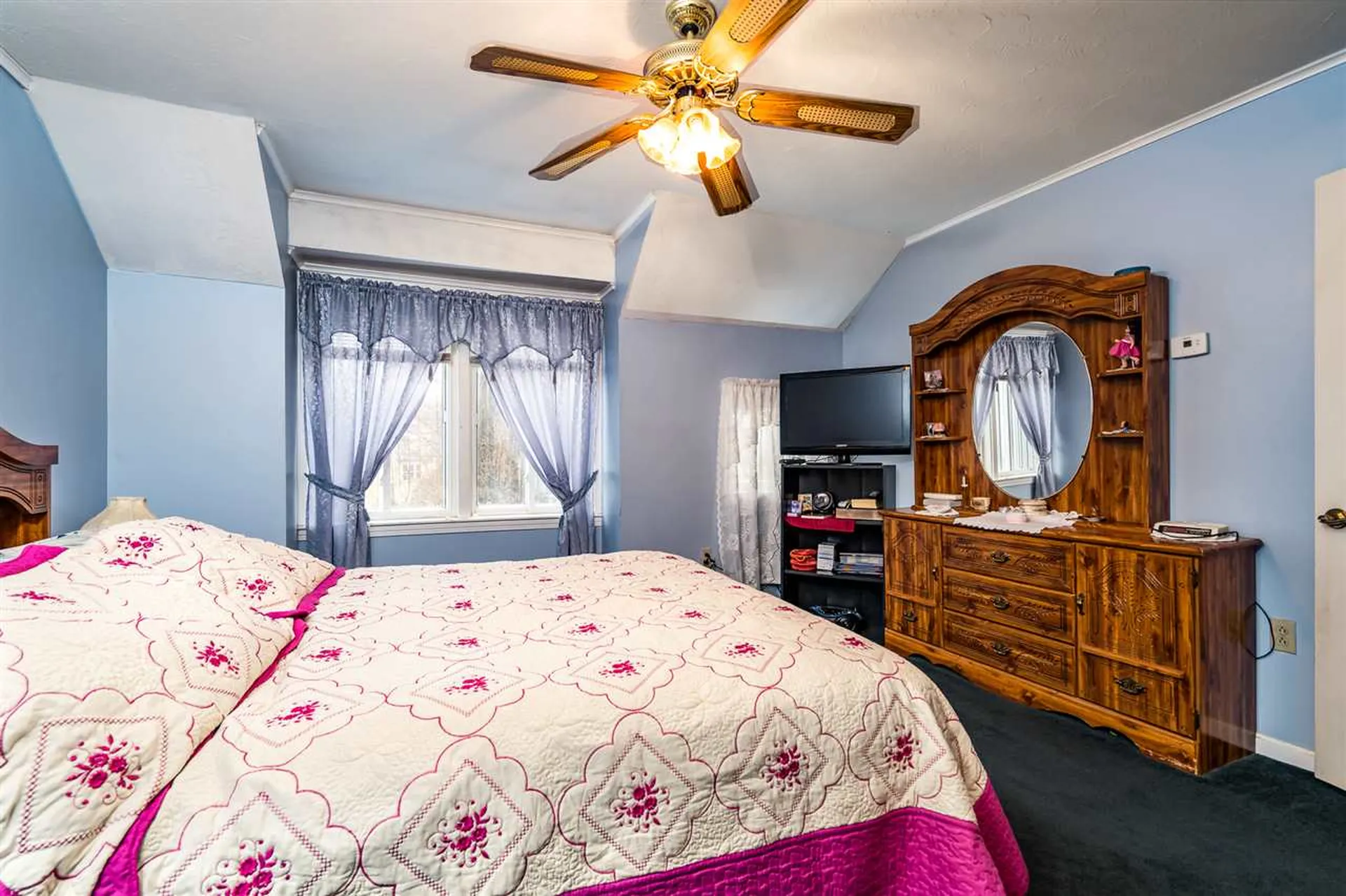 38 Hunters Village Way Manchester NH 03103
