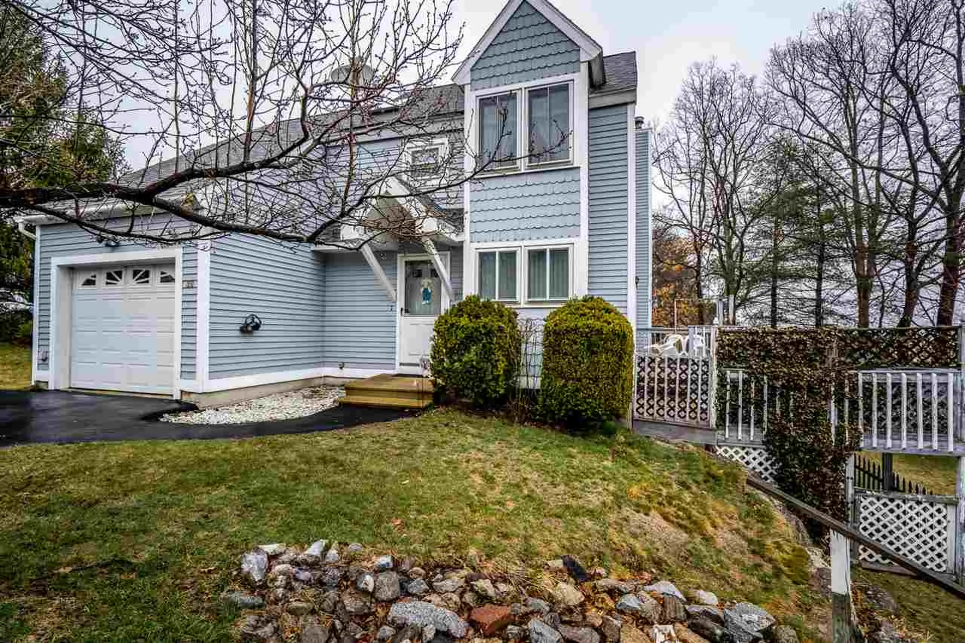 38 Hunters Village Way Manchester NH 03103