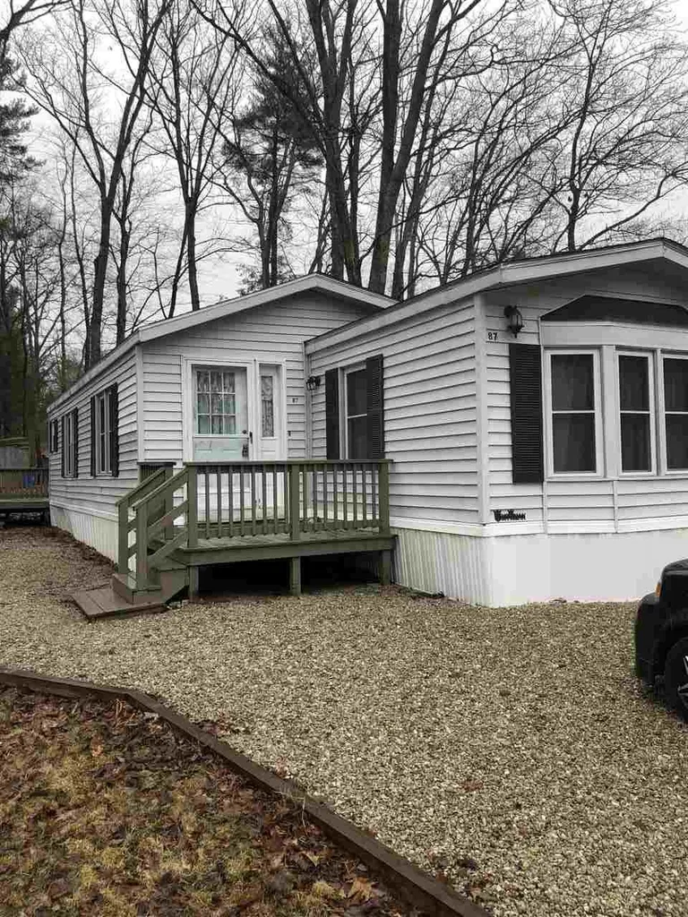 87 Cardinal Way Barrington NH 03825