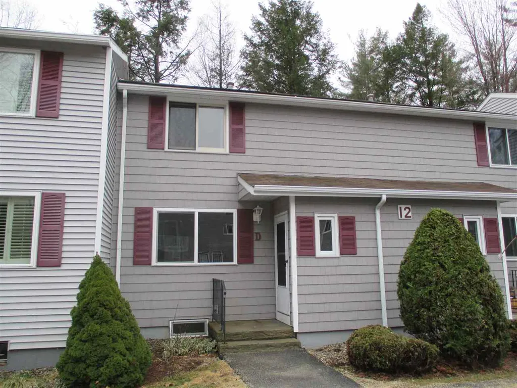 12 Cedarbrook Village Rochester NH 03867