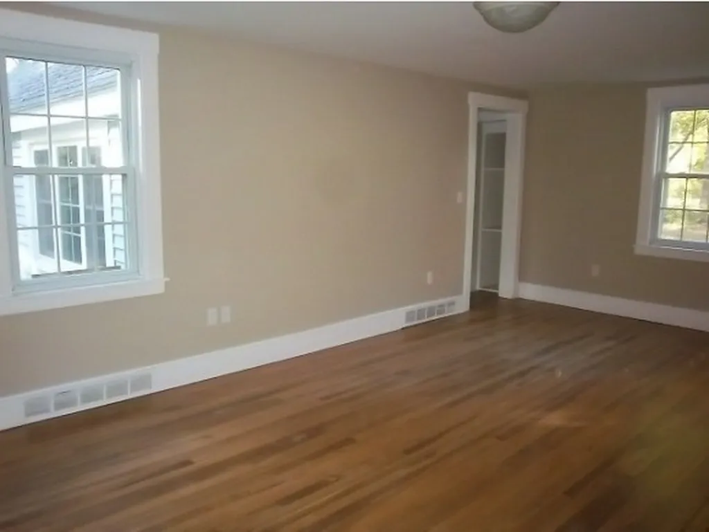 33 Old Bristol Road New Hampton NH 03256
