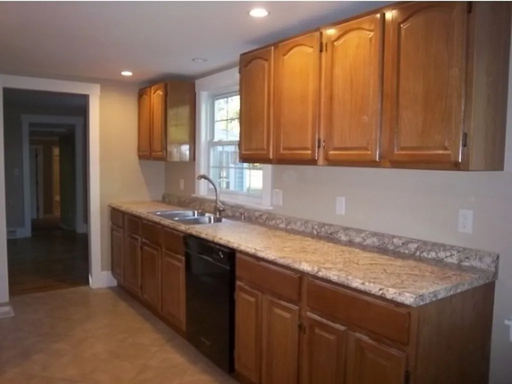 33 Old Bristol Road New Hampton NH 03256