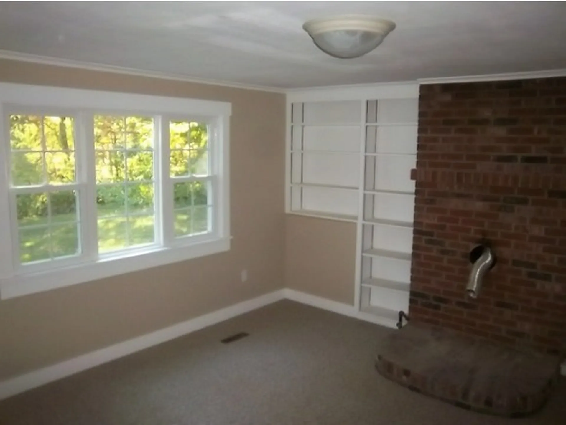 33 Old Bristol Road New Hampton NH 03256
