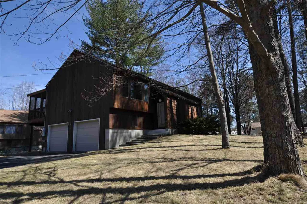 28 Wellesley Drive Milford NH 03055