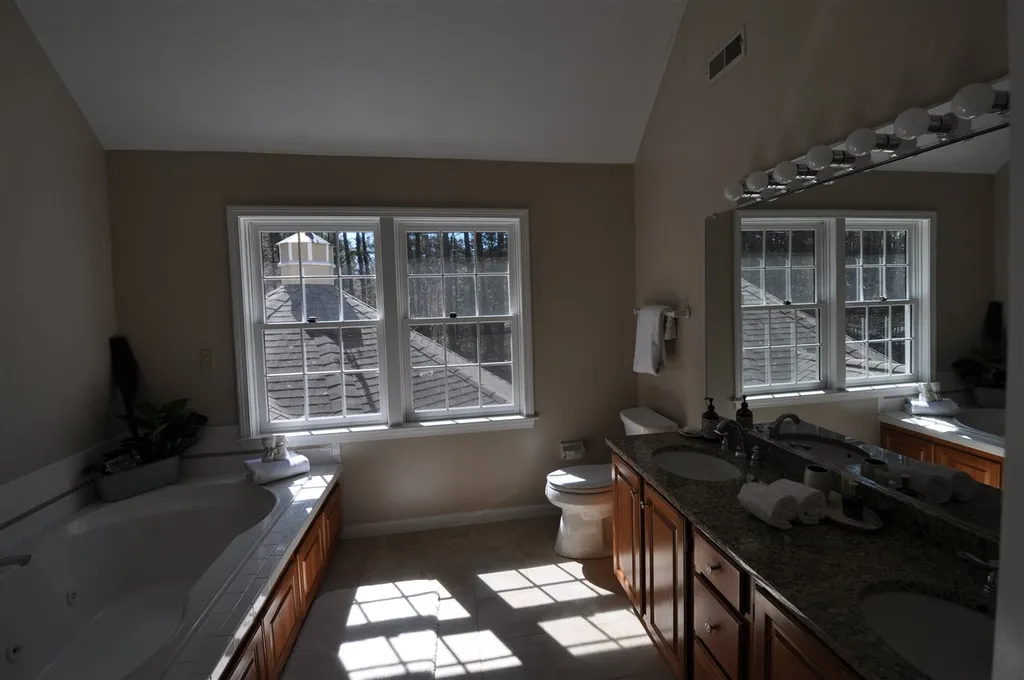 28 Wellesley Drive Milford NH 03055