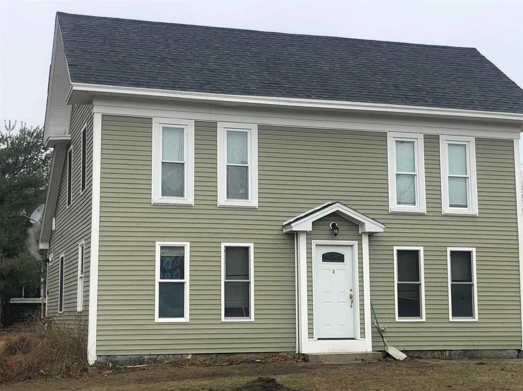 21 Highland Street Ashland NH 03217