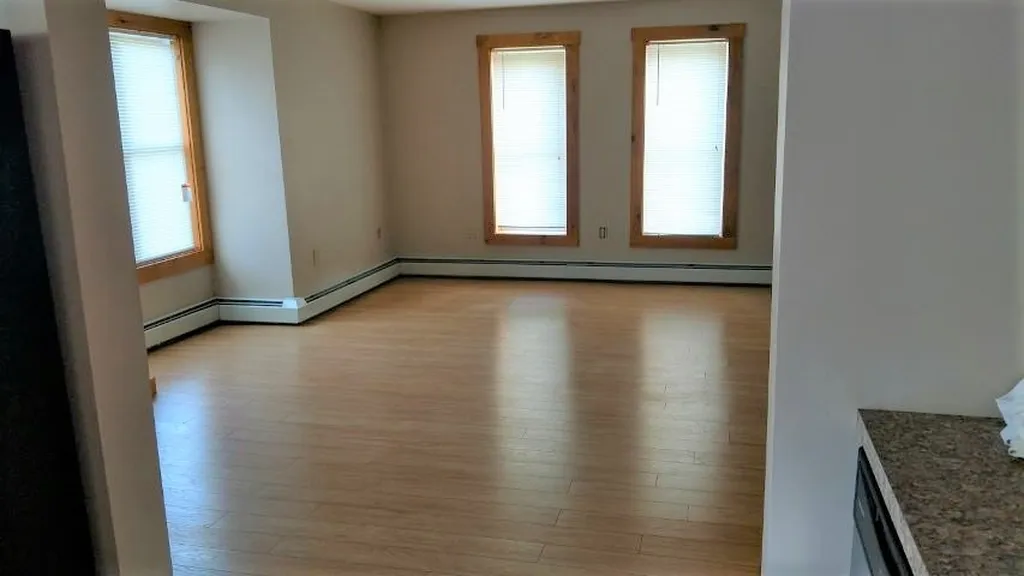 21 Highland Street Ashland NH 03217