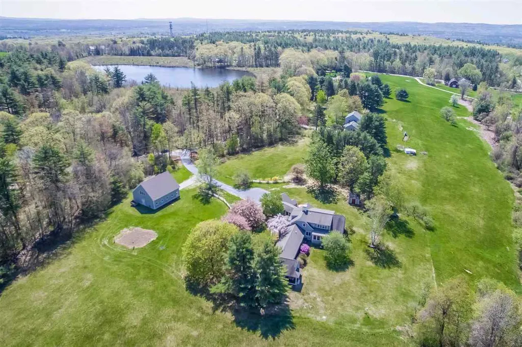 33 Via Tranquilla Street Concord NH 03301