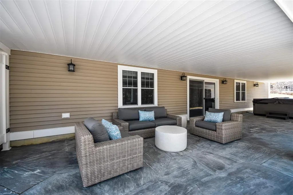 38 Mallard Lane Dover NH 03820