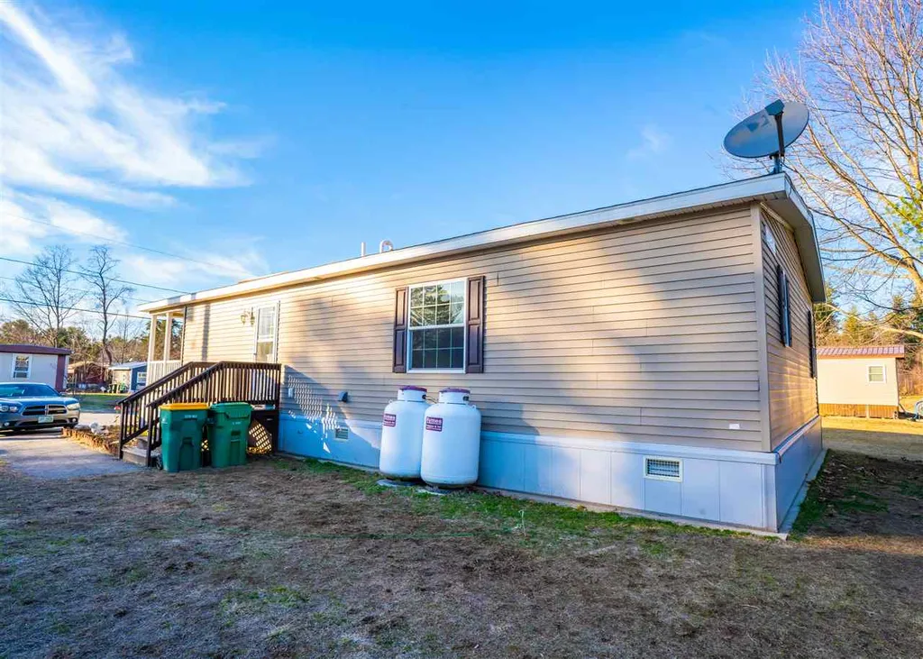 8 Rudman Drive Rochester NH 03839
