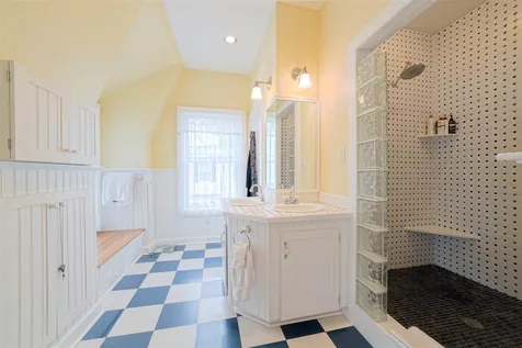 4 Lake Avenue Sunapee NH 03782