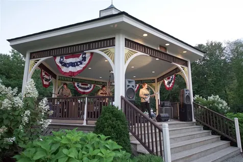 4 Lake Avenue Sunapee NH 03782