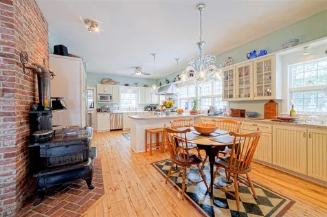 4 Lake Avenue Sunapee NH 03782