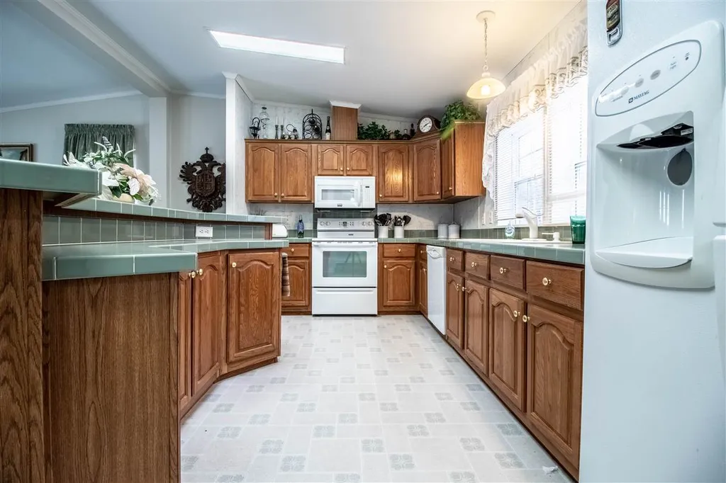 26 Heather Lane Alfred ME 04002