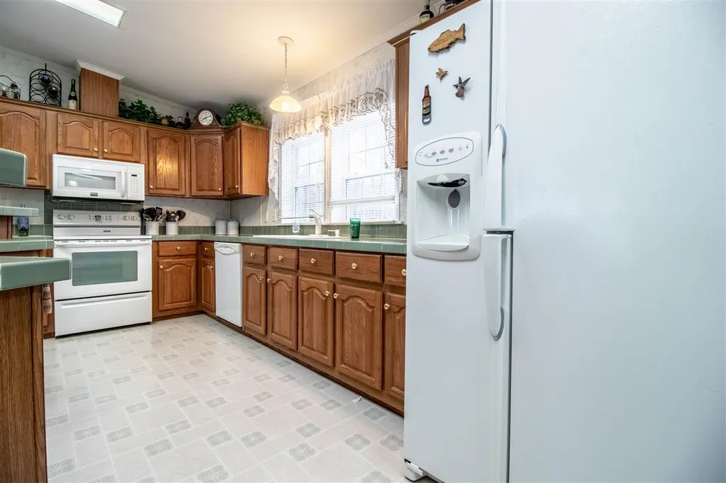 26 Heather Lane Alfred ME 04002
