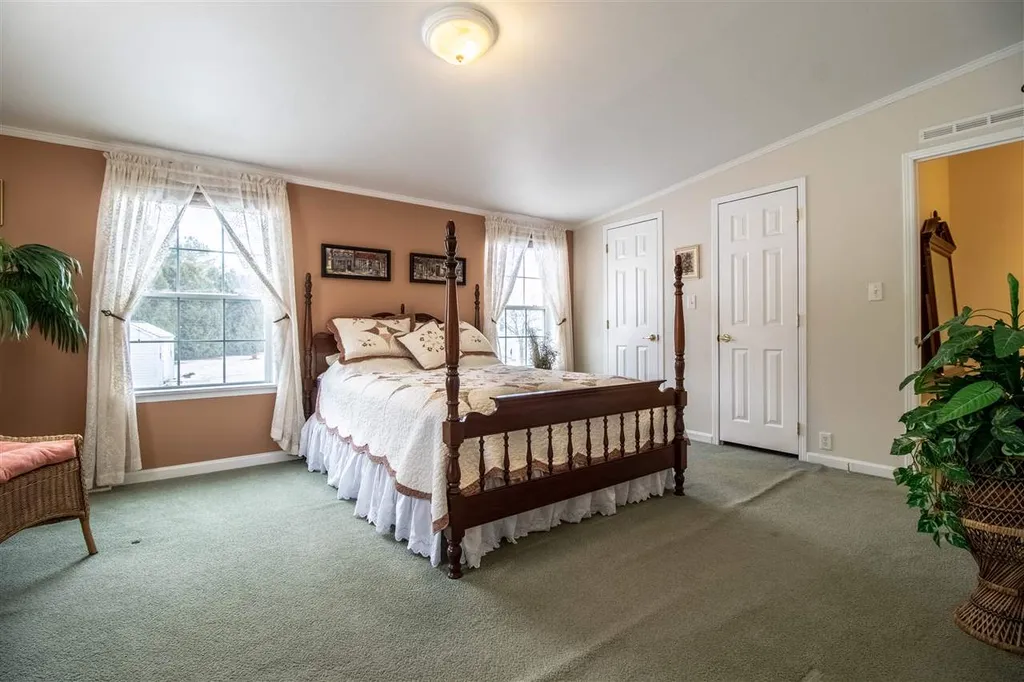 26 Heather Lane Alfred ME 04002