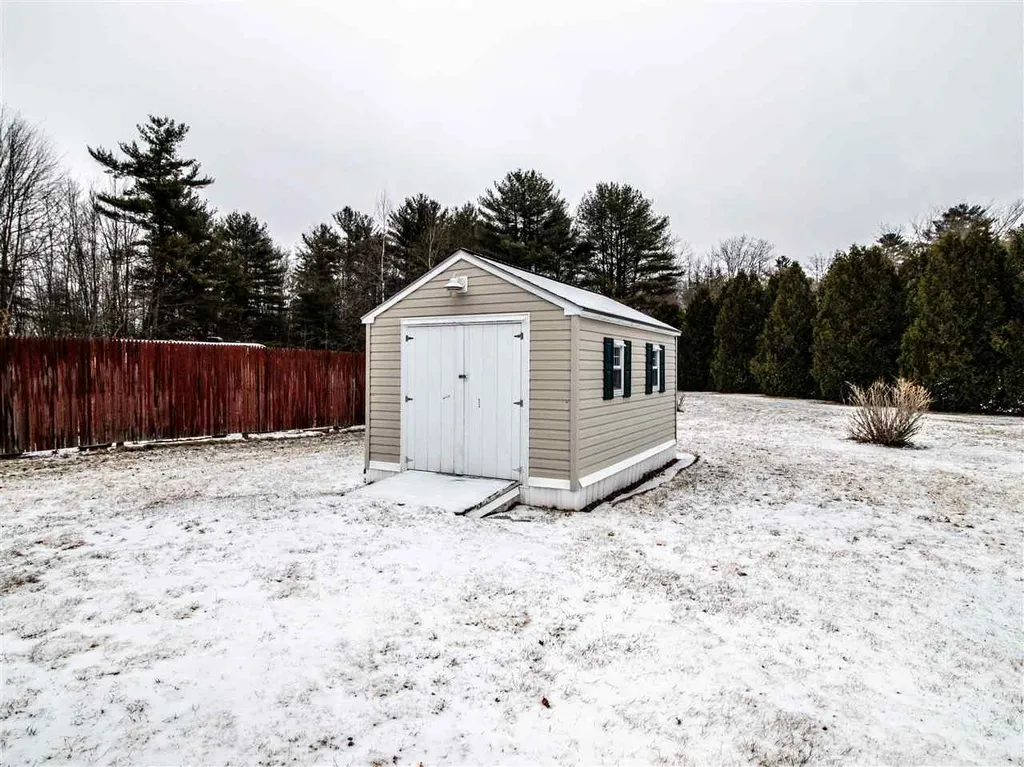 26 Heather Lane Alfred ME 04002