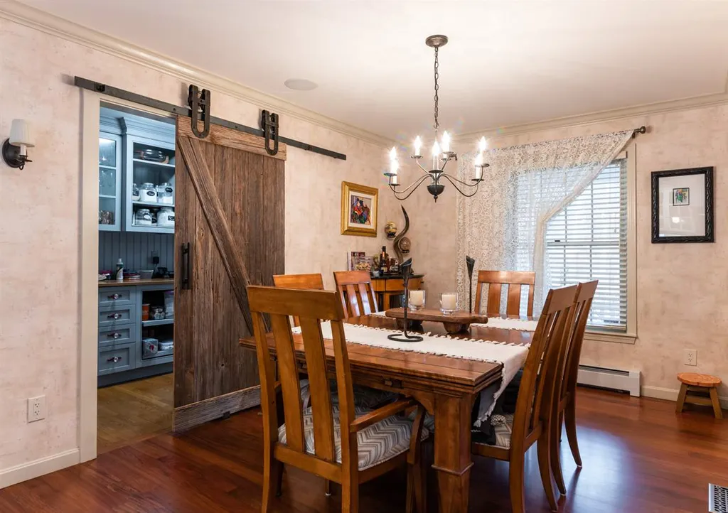 12 Sparrow Lane Bedford NH 03110