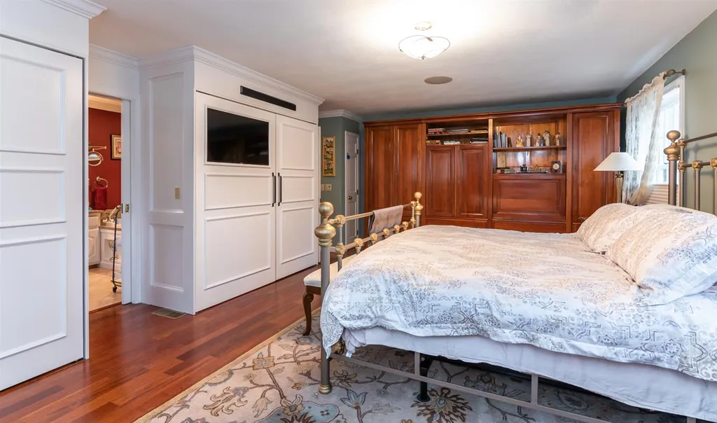12 Sparrow Lane Bedford NH 03110