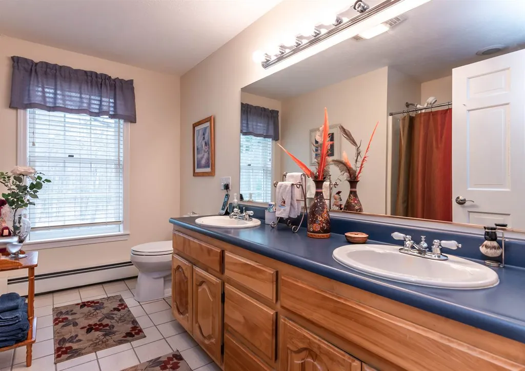 12 Sparrow Lane Bedford NH 03110