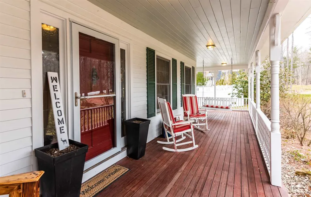 12 Sparrow Lane Bedford NH 03110