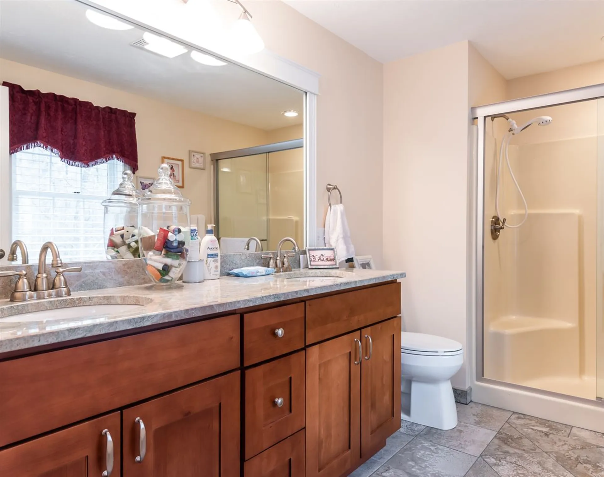 12 Sparrow Lane Bedford NH 03110