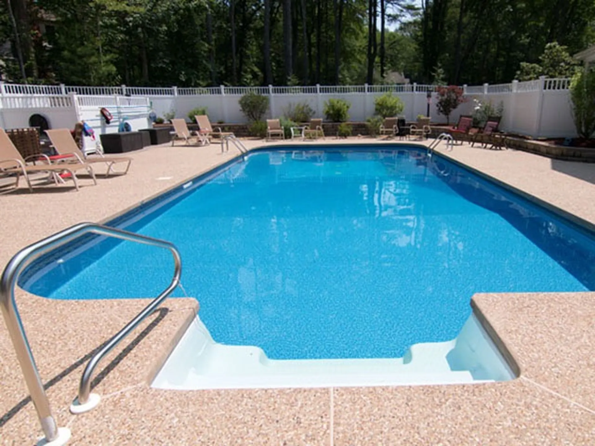 12 Sparrow Lane Bedford NH 03110
