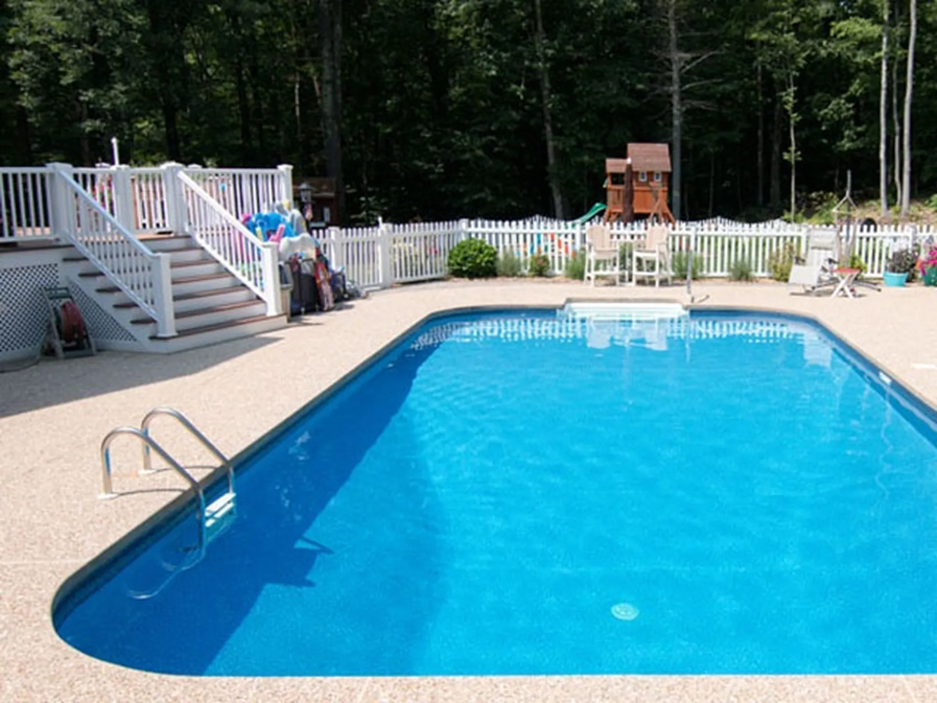 12 Sparrow Lane Bedford NH 03110