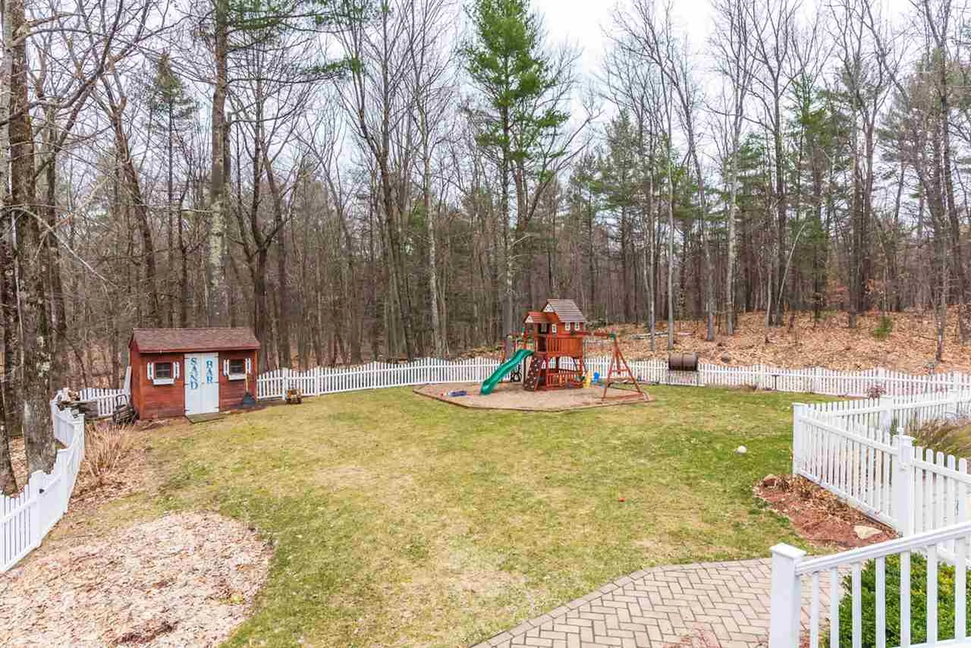 12 Sparrow Lane Bedford NH 03110