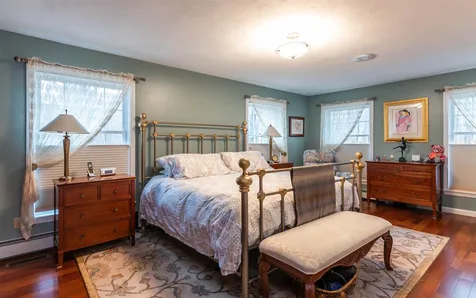 12 Sparrow Lane Bedford NH 03110