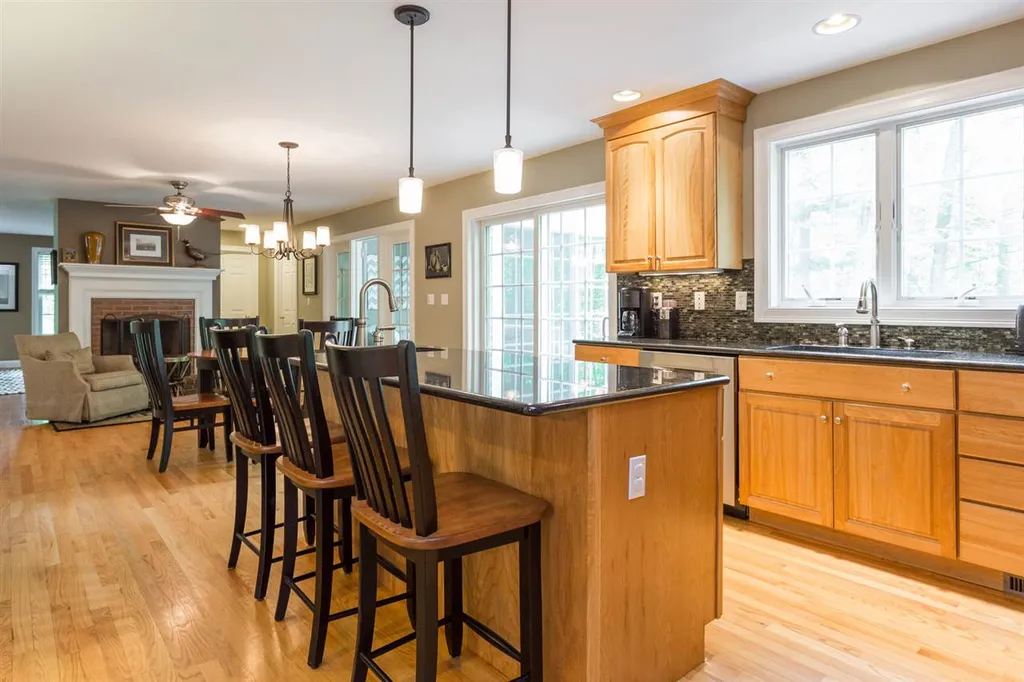 27 Cordeiro Drive Dover NH 03820