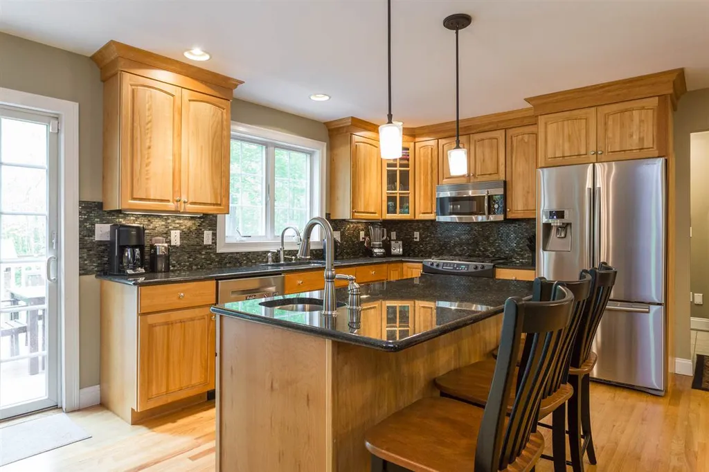27 Cordeiro Drive Dover NH 03820