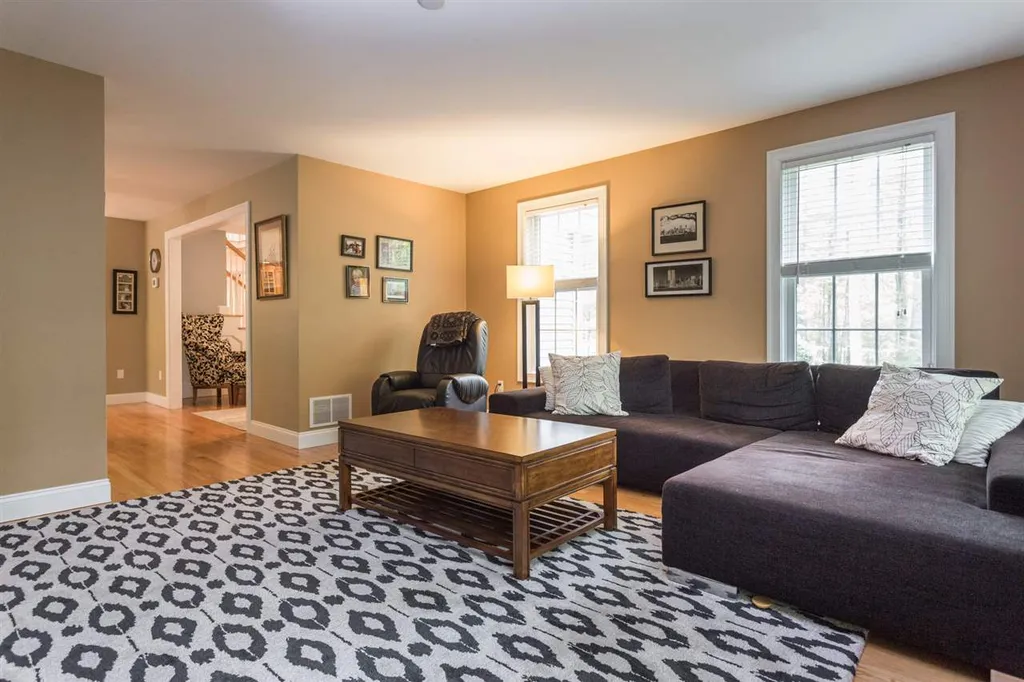 27 Cordeiro Drive Dover NH 03820