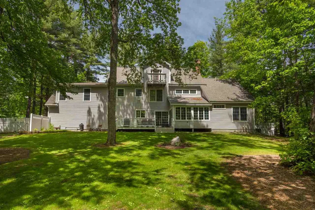 27 Cordeiro Drive Dover NH 03820