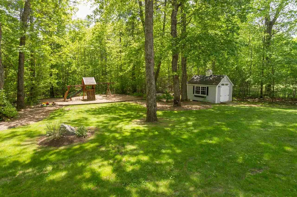27 Cordeiro Drive Dover NH 03820