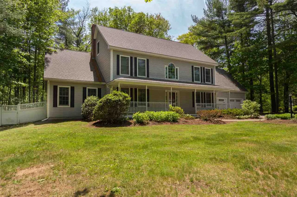 27 Cordeiro Drive Dover NH 03820