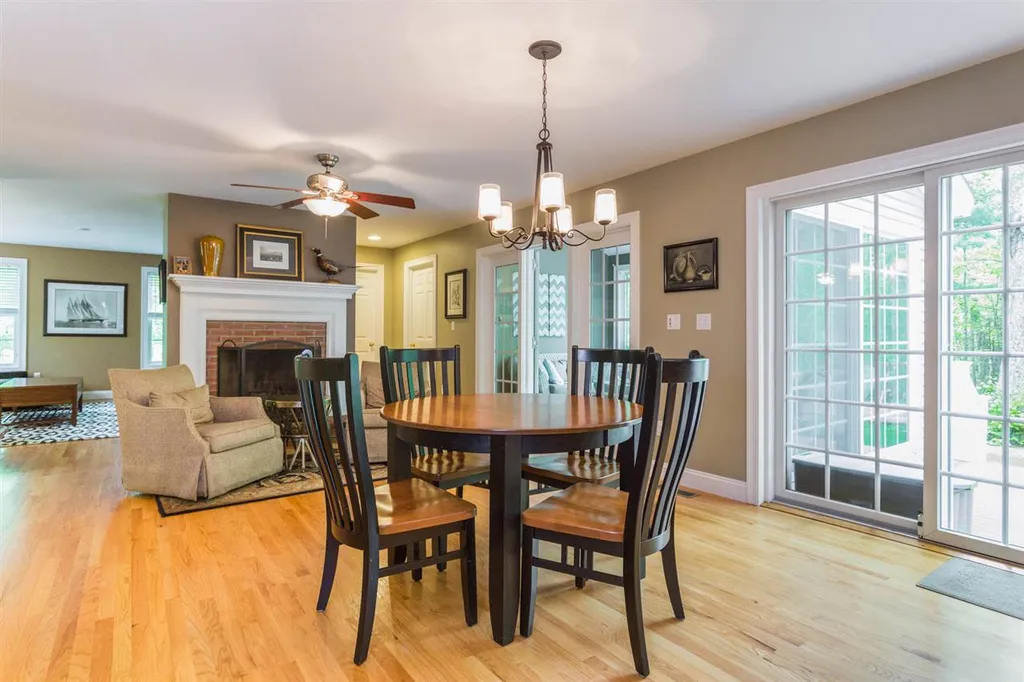 27 Cordeiro Drive Dover NH 03820