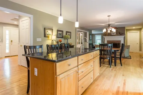 27 Cordeiro Drive Dover NH 03820