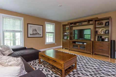 27 Cordeiro Drive Dover NH 03820